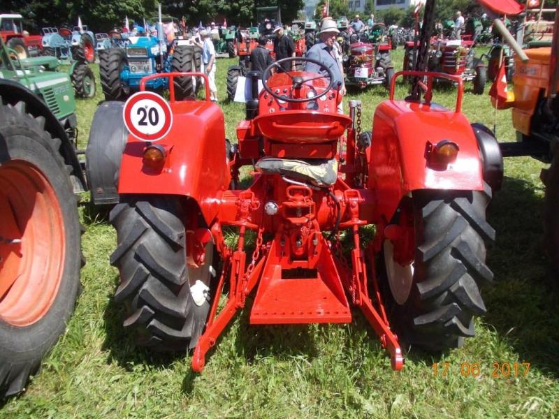 Traktor BUCHER D4000 Heckansicht